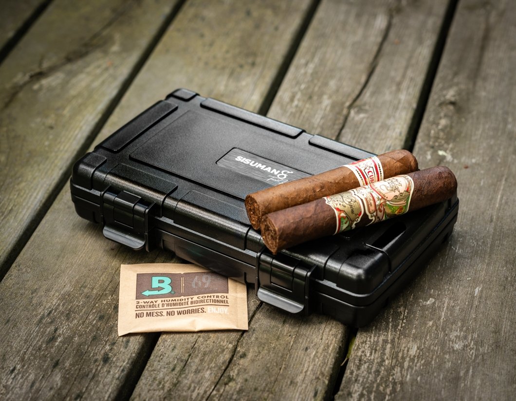 Travel_Humidor, Sisuman